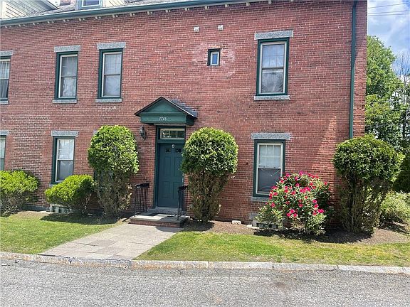 2nd image of 1746 Lonsdale Ave APT A