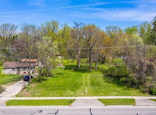 21386 W 9 Mile Rd, Southfield, MI 48075