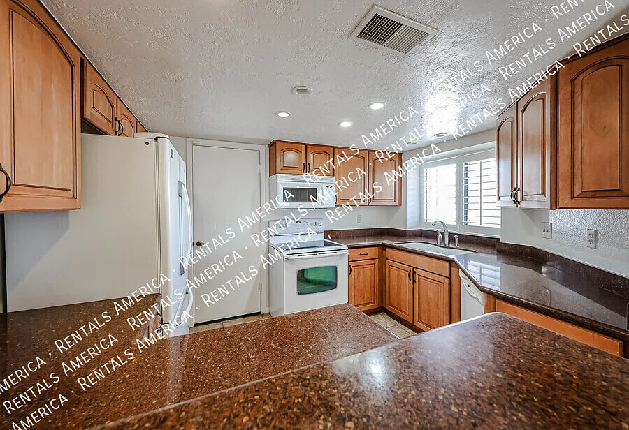3301 E Wescott Dr