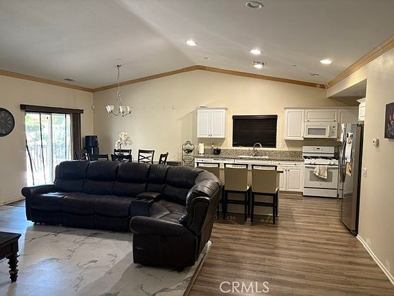 4th image of 1271 Pinehurst Dr