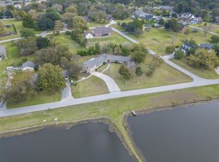 561 Lakeway Dr, Montgomery, TX 77316