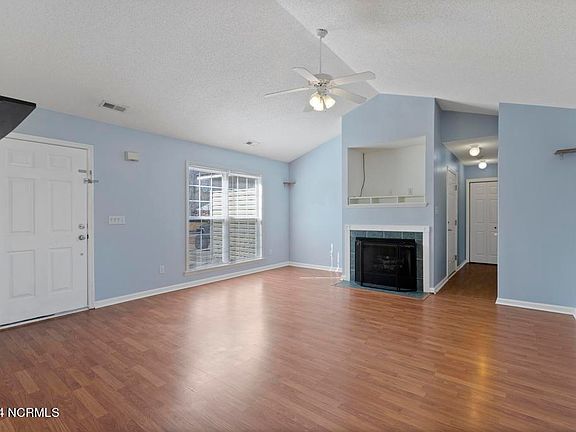 2nd image of 1302 Davis Street