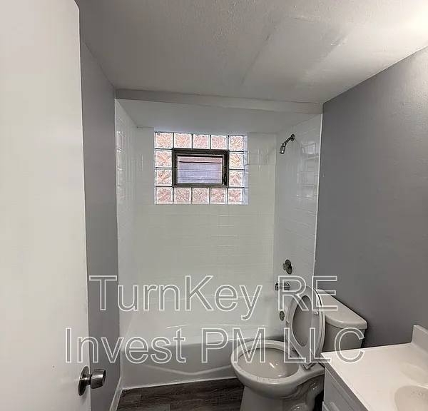 639 Jeffery Ave #2N — Photo 3