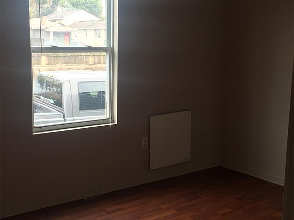 5th image of 3719 Mistletoe St