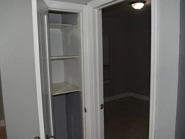 301 SW 8th St #1 — Photo 14