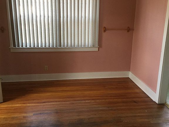 4th image of 808 E Broad St