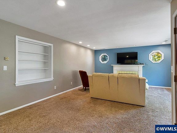 5th image of 3493 Pioneer Dr SE