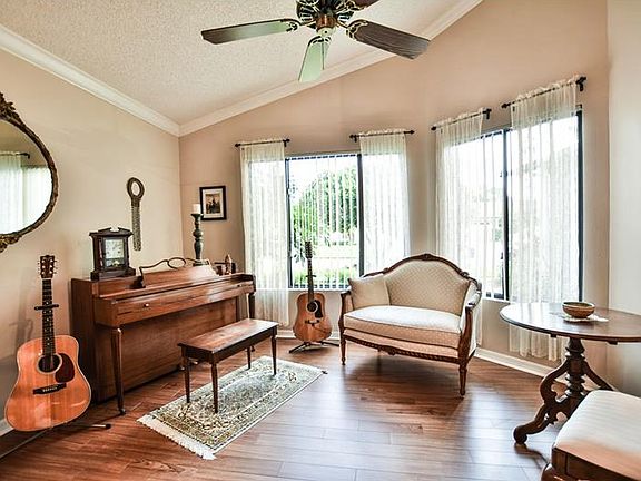 5th image of 2315 S Walden Pl