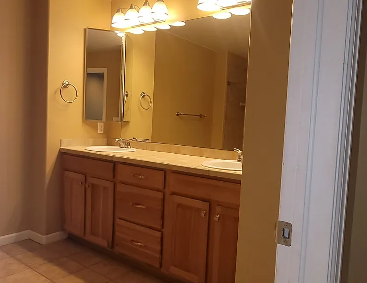 Large dance floor in the bathroom