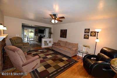 3rd image of 1438 Edith Ave NE