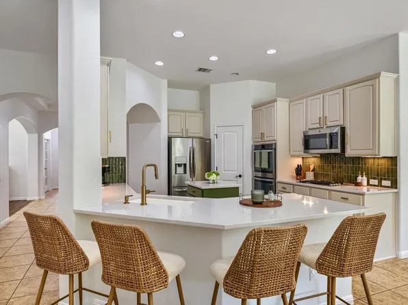 439 Drury Ln, Austin, TX 78737