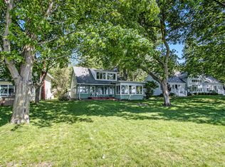 960 E Gull Lake Dr, Augusta, MI 49012