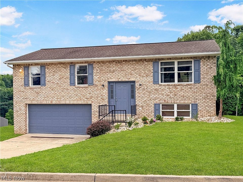 1st image of 3233 Saint Charles Dr