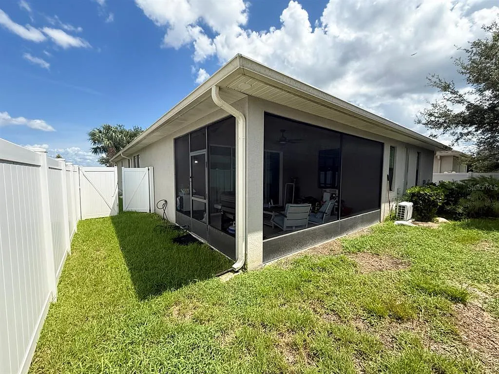 4 bed, 2.5 bath, 2170 sqft, $3,150 — Photo 4