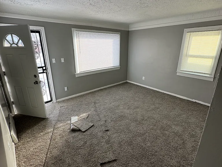 18431 Bloom St — Photo 2