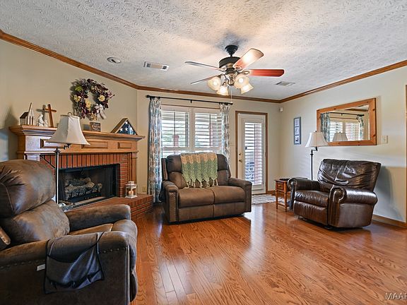 3rd image of 1689 Rambling Brook Ln