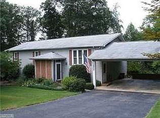 1035 Kelwyn Ln, Lewisville, NC 27023