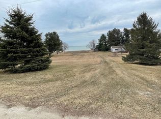 13105 Lakeshore Rd, Two Rivers, WI 54241