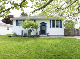 2 Dawn Dr, Cortland, NY 13045