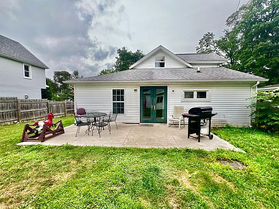 5th image of 72 Budlong St