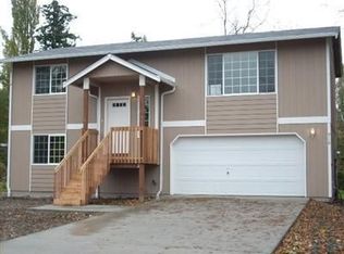916 97th St E, Tacoma, WA 98445