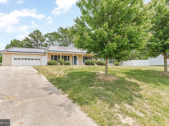 5th image of 104 Sandbar Ct