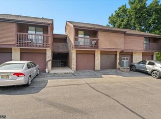 13 Meadowview Dr #13, Annandale, NJ 08801