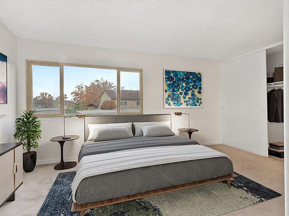 3rd image of 825 Beaver Creek Way