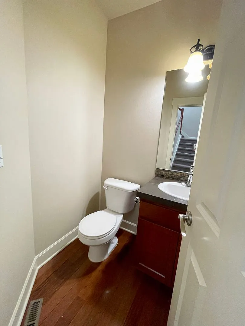 Large Bothell home! — Photo 3