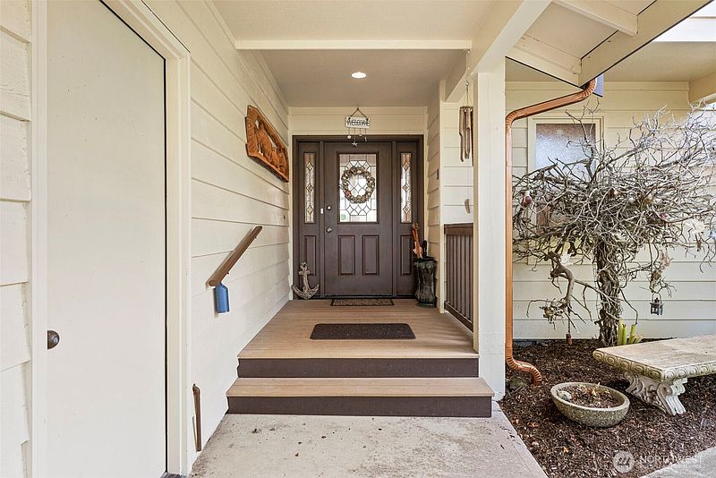 4th image of 360 Wildwood Avenue SE