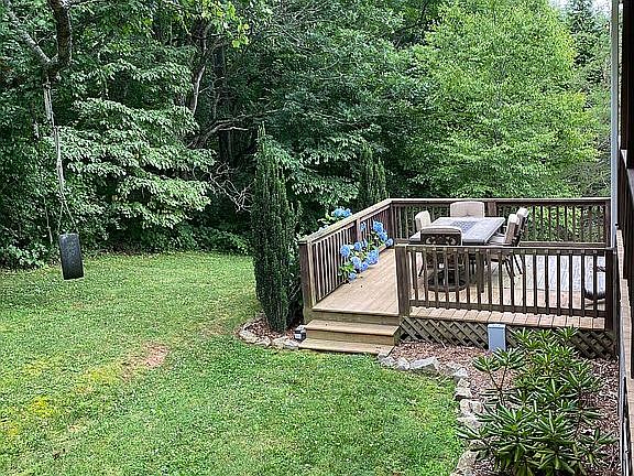 5th image of 35 McIntyre Dr