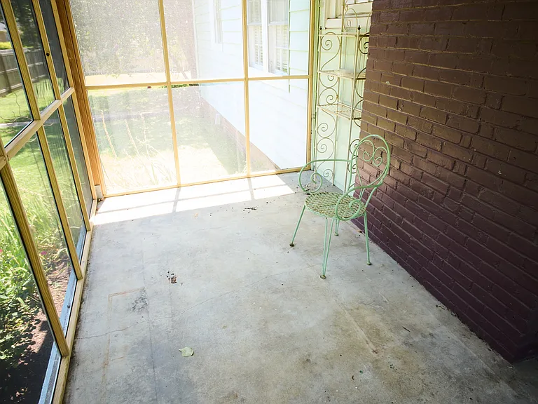 2801 Kenwood Ave — Photo 12