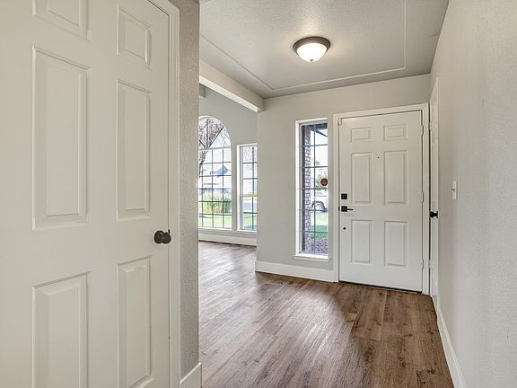 4th image of 417 Palm Cir