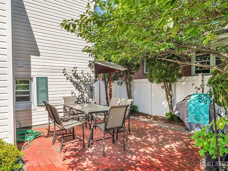 12 Jacobson St — Photo 14