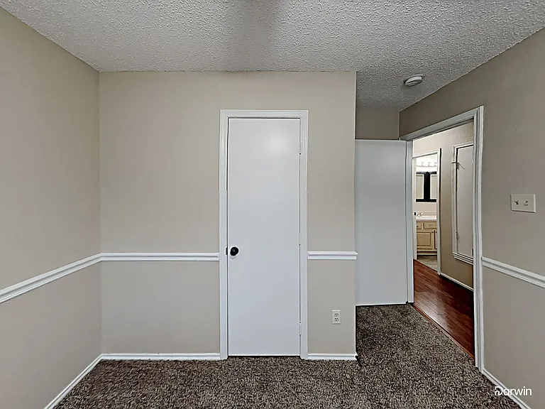 1714 Knob Hill Dr — Photo 7
