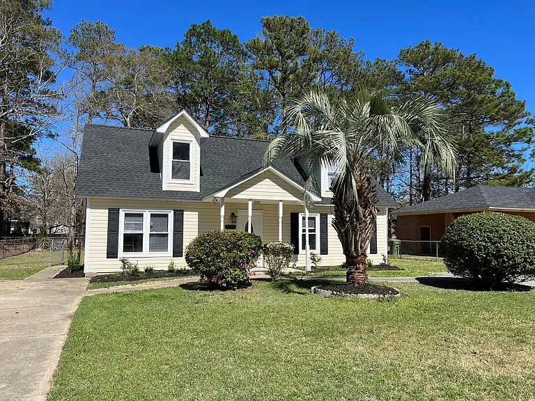 1005 Beauvoir Dr — Photo 2
