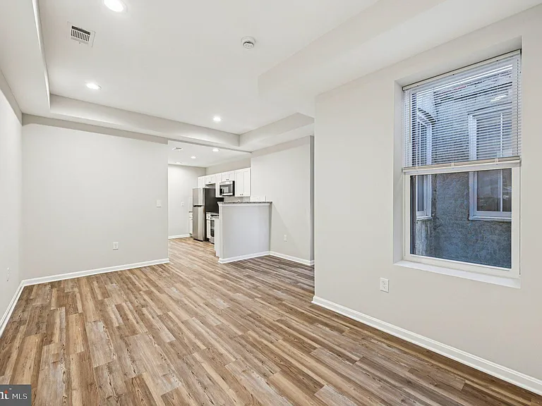 750 Reservoir St #B — Photo 10