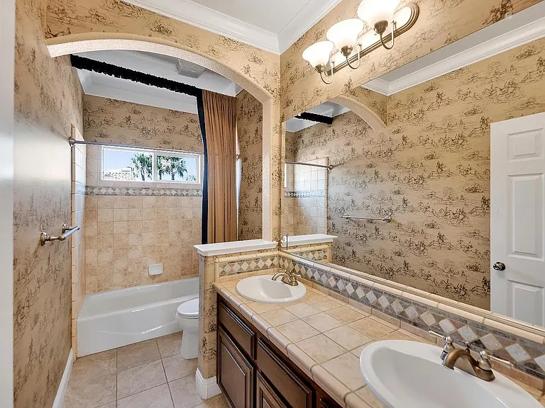 109 Palomares Ct — Photo 29