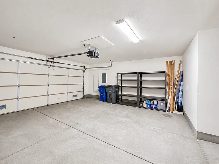 312 Bishop Dr — Photo 32