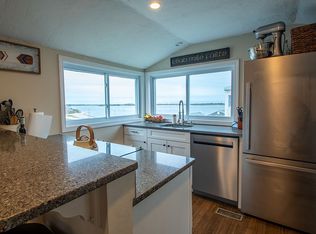 23 Baycrest Rd, Ipswich, MA 01938