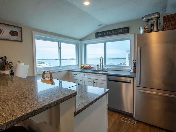 23 Baycrest Rd, Ipswich, MA 01938