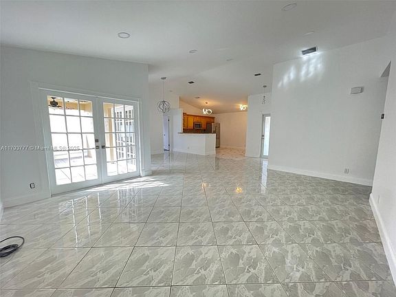 3rd image of 211 E Riverbend Dr #211