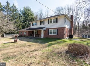 6 Woodland Dr, Glen Mills, PA 19342