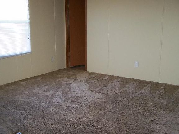 5th image of 52 Curtis Ln