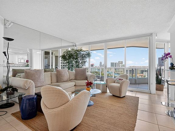 3rd image of 21205 Yacht Club Dr APT 2409