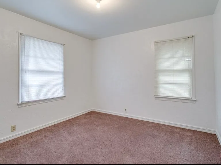400 Draper Dr — Photo 21