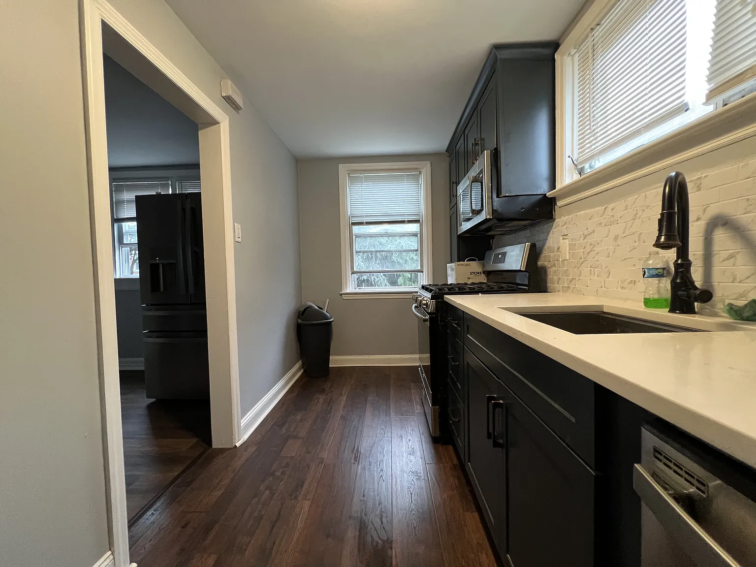 3 bed, 1152 sqft, $2,000 — Photo 4