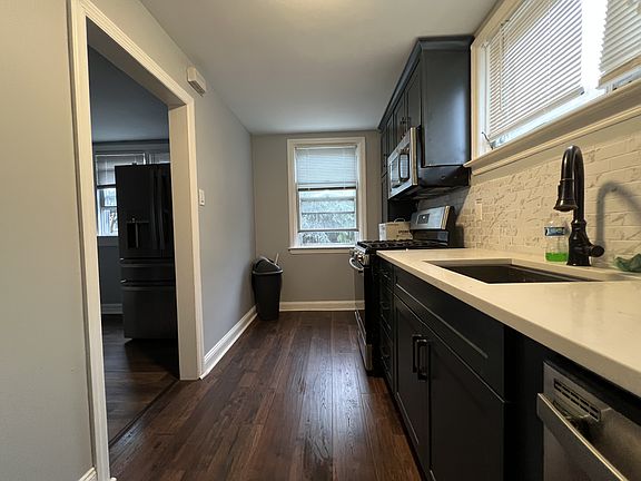 4th image of 2219 Dermond Ave