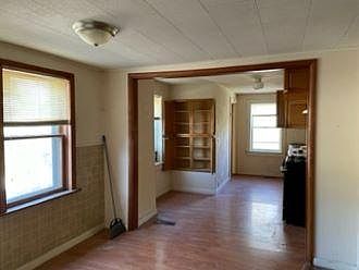 3rd image of 1126 W Miller St