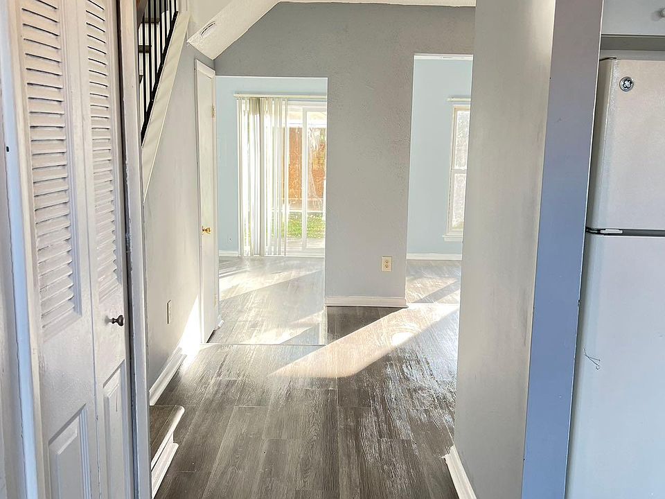 1st image of 3805 Counselor Ln